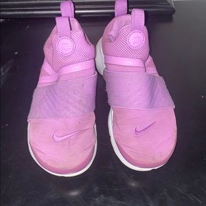 NIKE girls Presto